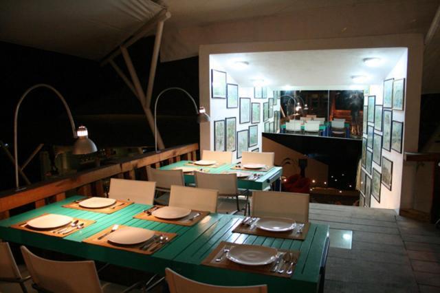 Montroi Hotell Colima Exteriör bild