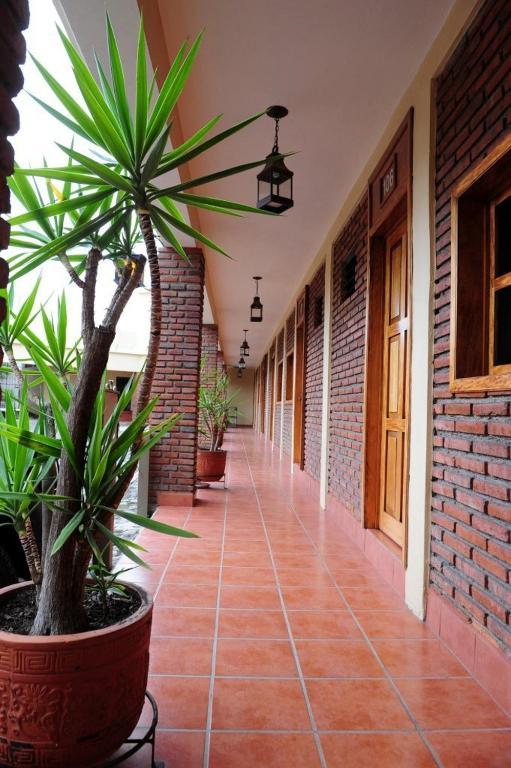 Montroi Hotell Colima Exteriör bild